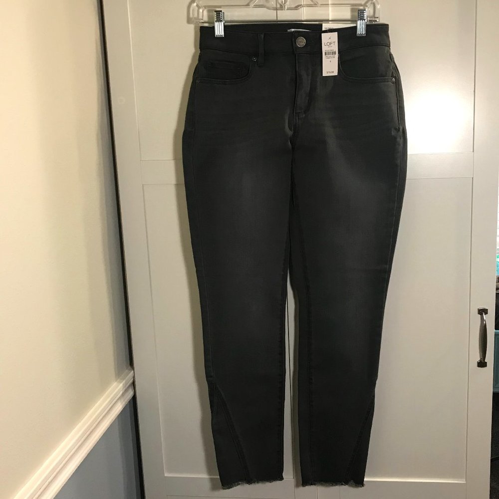NWT Loft Outlet Curvy Skinny Raw Hem Mid Rise Ankle Size 4